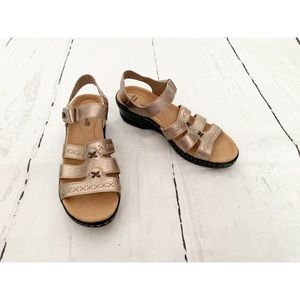 Clark’s Lexi Metallic Leather Ankle Strap Sandals Size 8